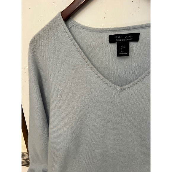 Tahari Light Blue 100% Cashmere V Neck Long Sleeve Sweater Top Women's L. I - Picture 4 of 6